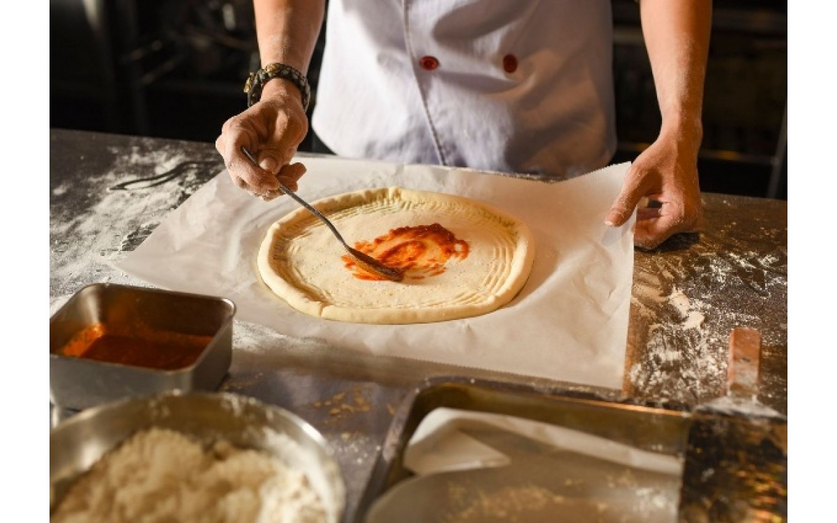 nướng pizza bằng lò nướng