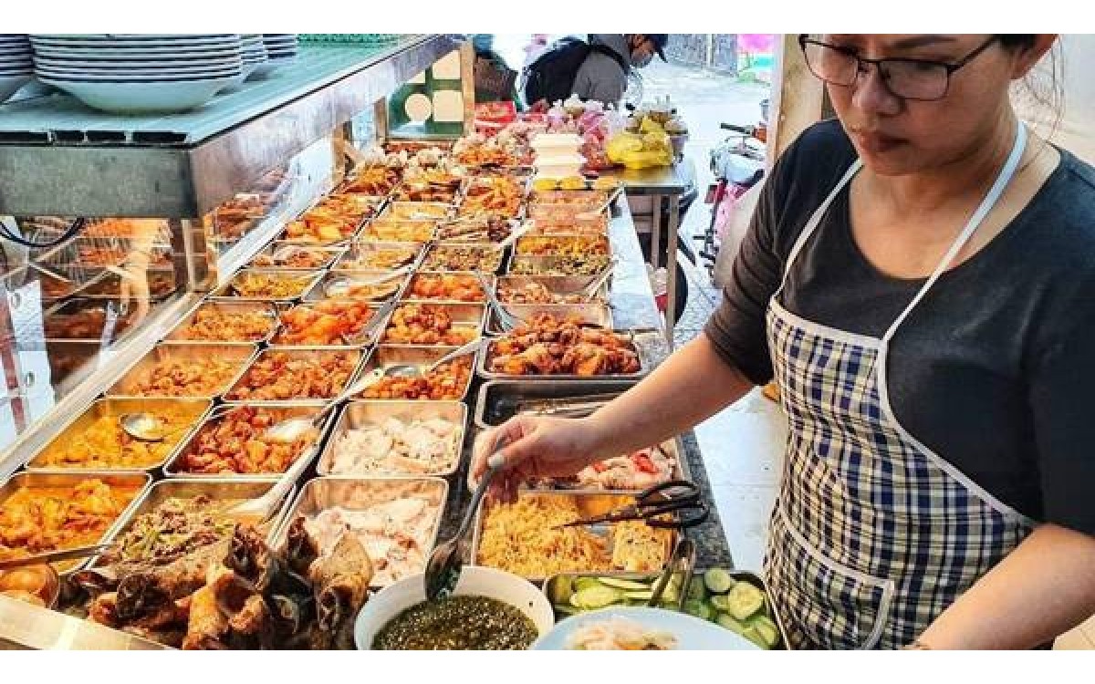 Mở quán cơm bình dân có dễ kiếm lời hay không?