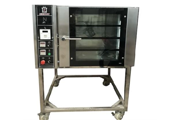Làm bánh bông lan bằng lò nướng tránh tình trạng bánh chưa chín