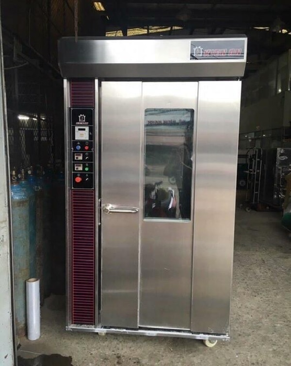 Lò nướng bánh mì Việt Nam được làm với chất liệu inox cao cấp, đảm bảo chất lượng