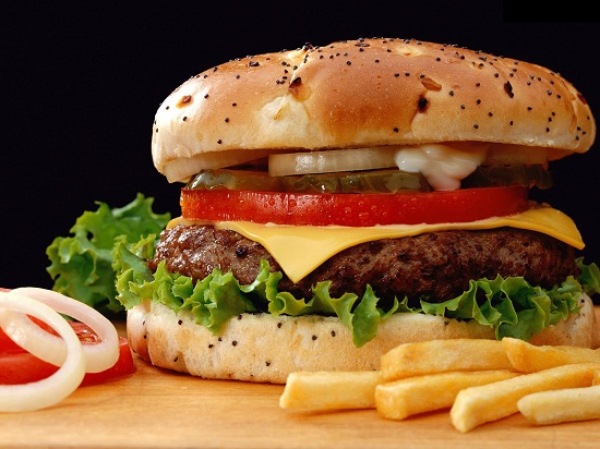 Bánh mì hamburger hấp dẫn và vô cùng bắt mắt
