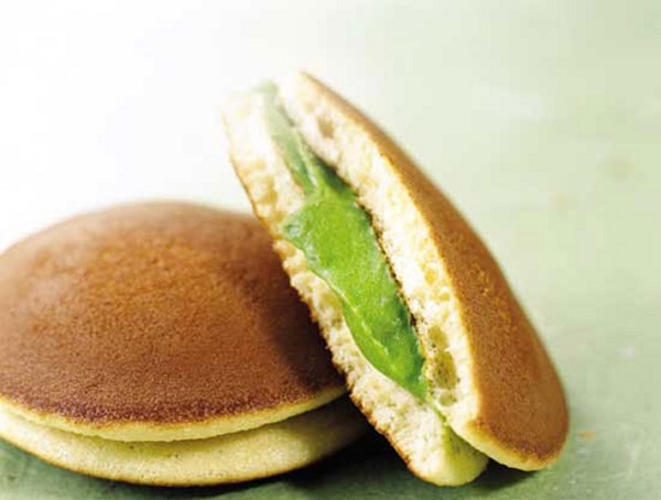 B&aacute;nh r&aacute;n doremon nh&acirc;n matcha từ bột m&igrave; sau khi ho&agrave;n th&agrave;nh
